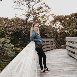 Meet your Posher, Emily